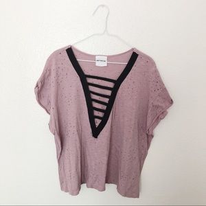 🌸Cut out Tee 🌸